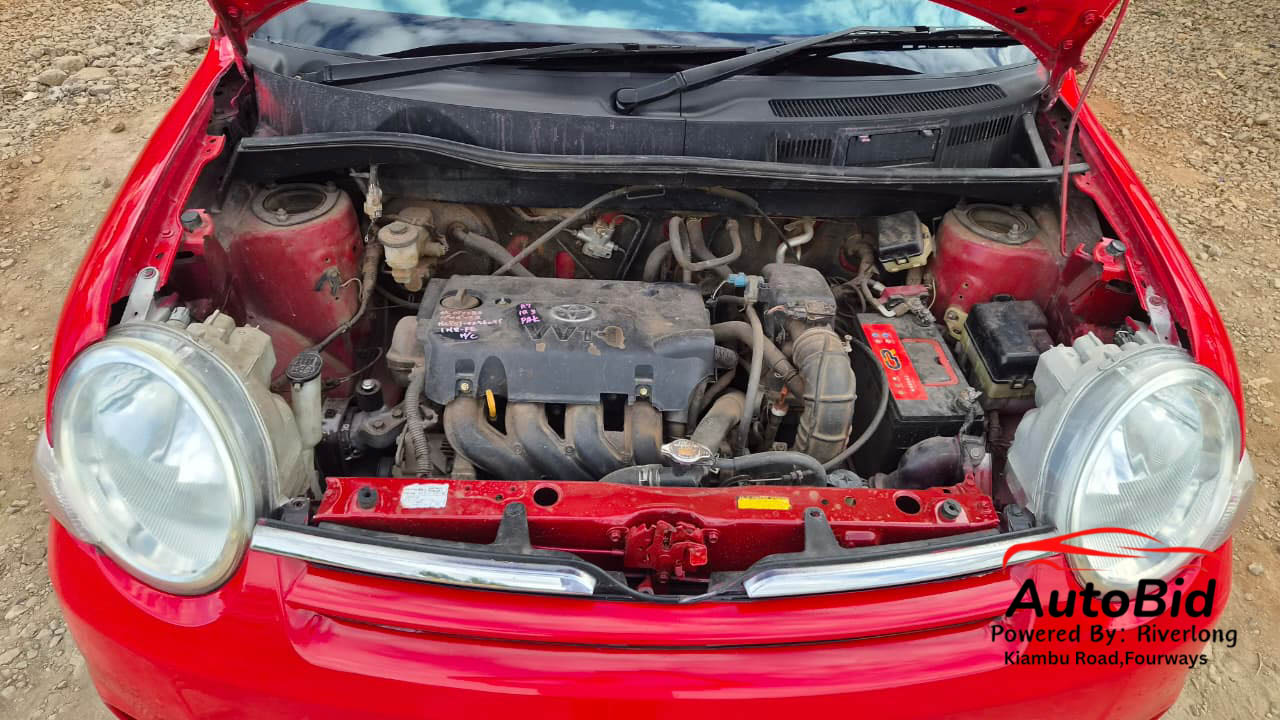 2011 TOYOTA Sienta Red – photo 4