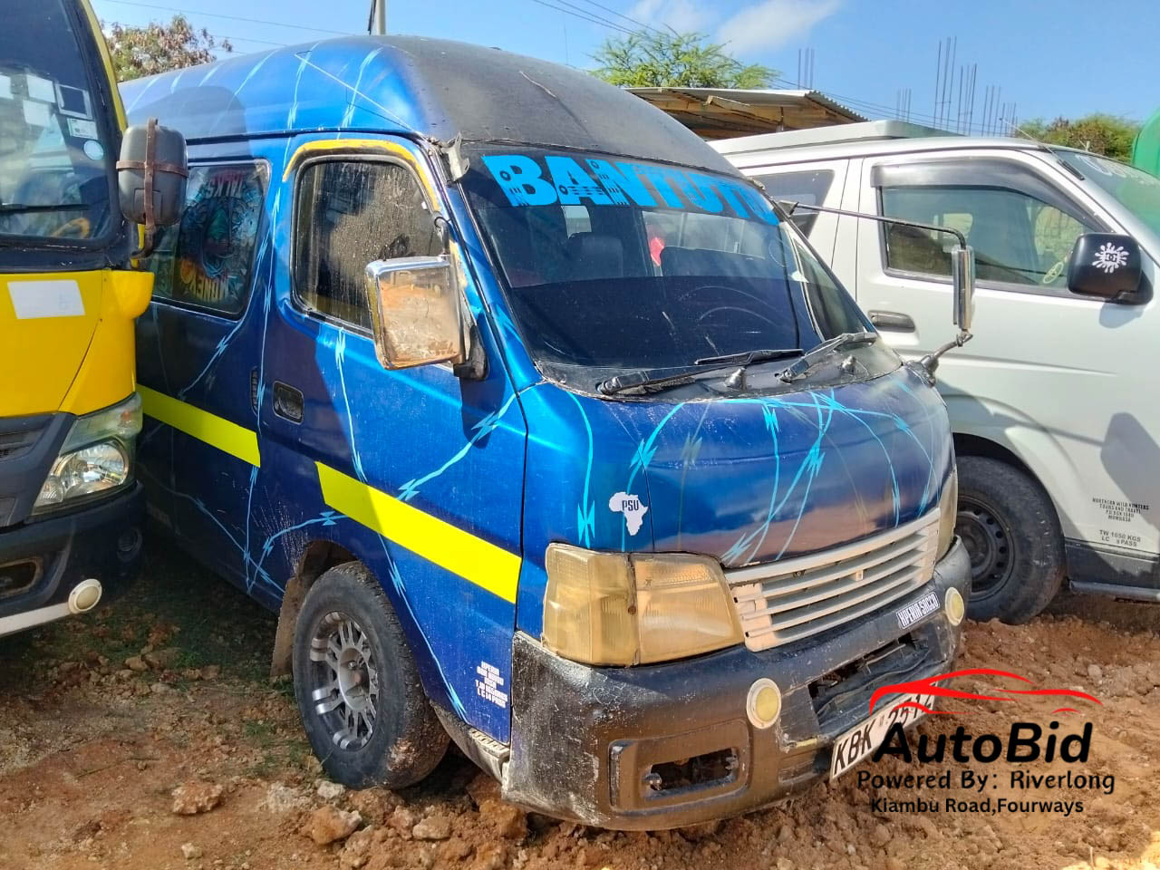 2001 Nissan Caravan white – photo 2