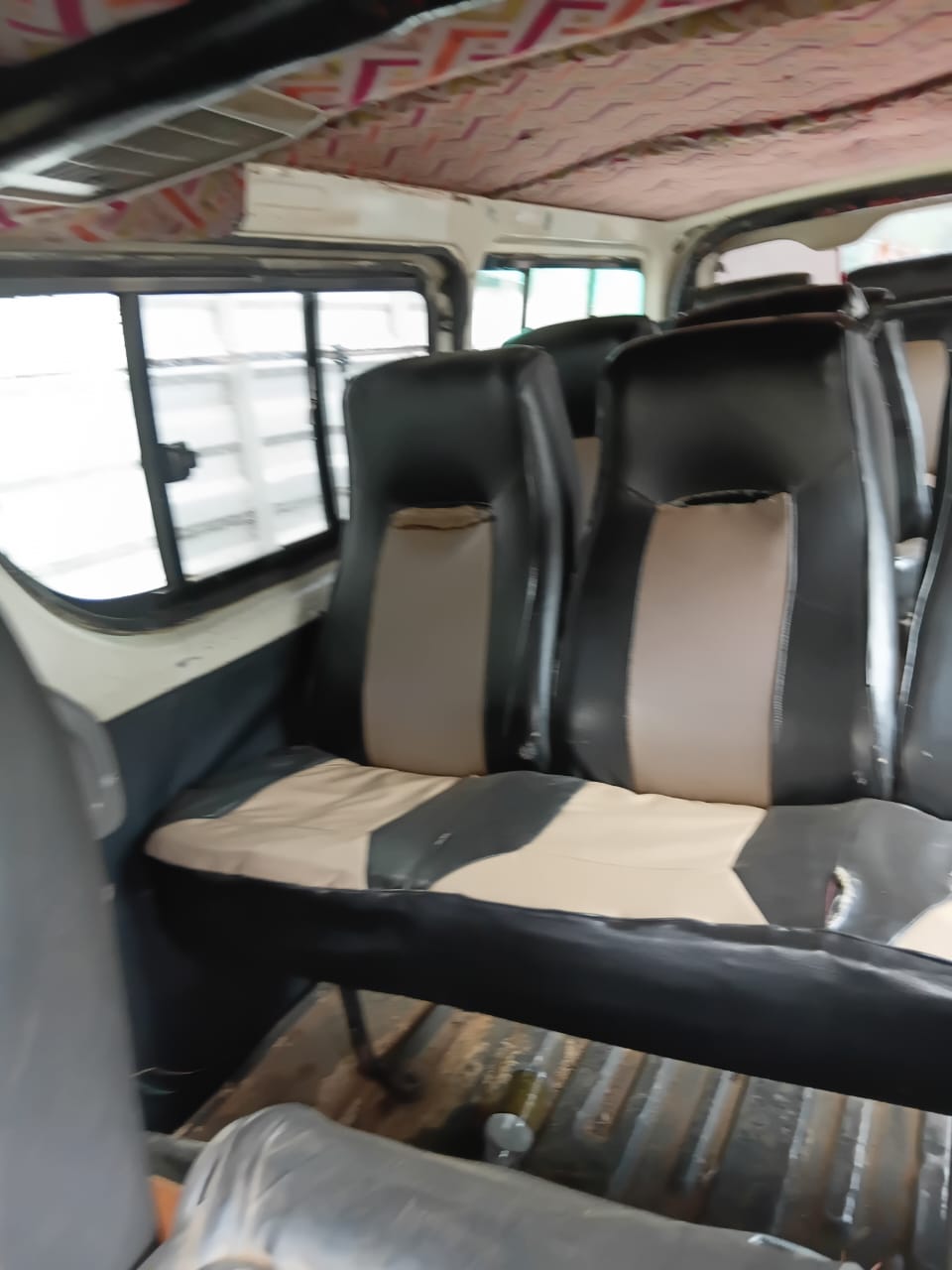 2011 TOYOTA HIACE white – photo 6