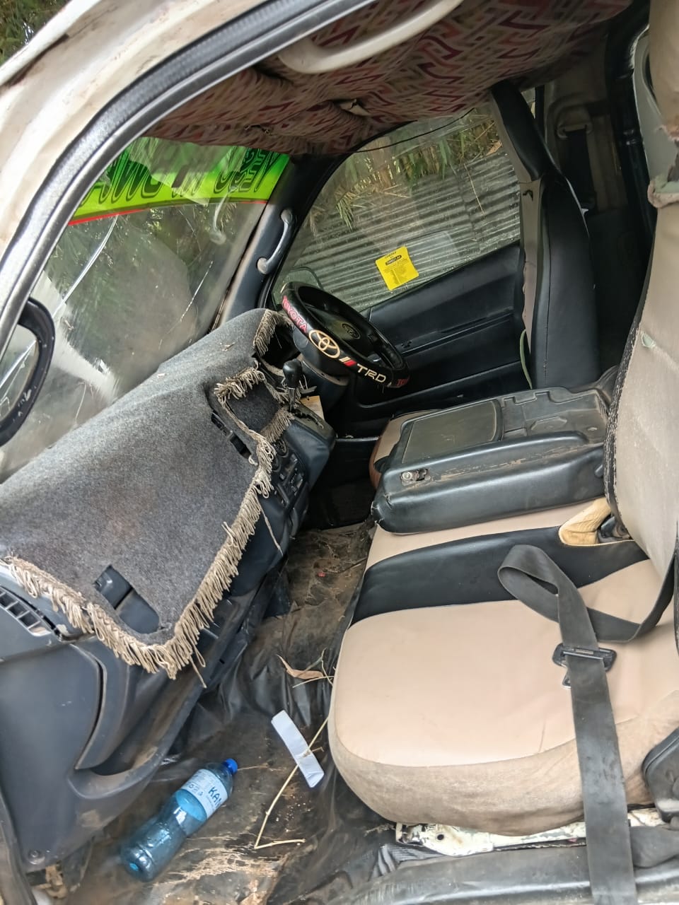 2011 TOYOTA HIACE white – photo 5